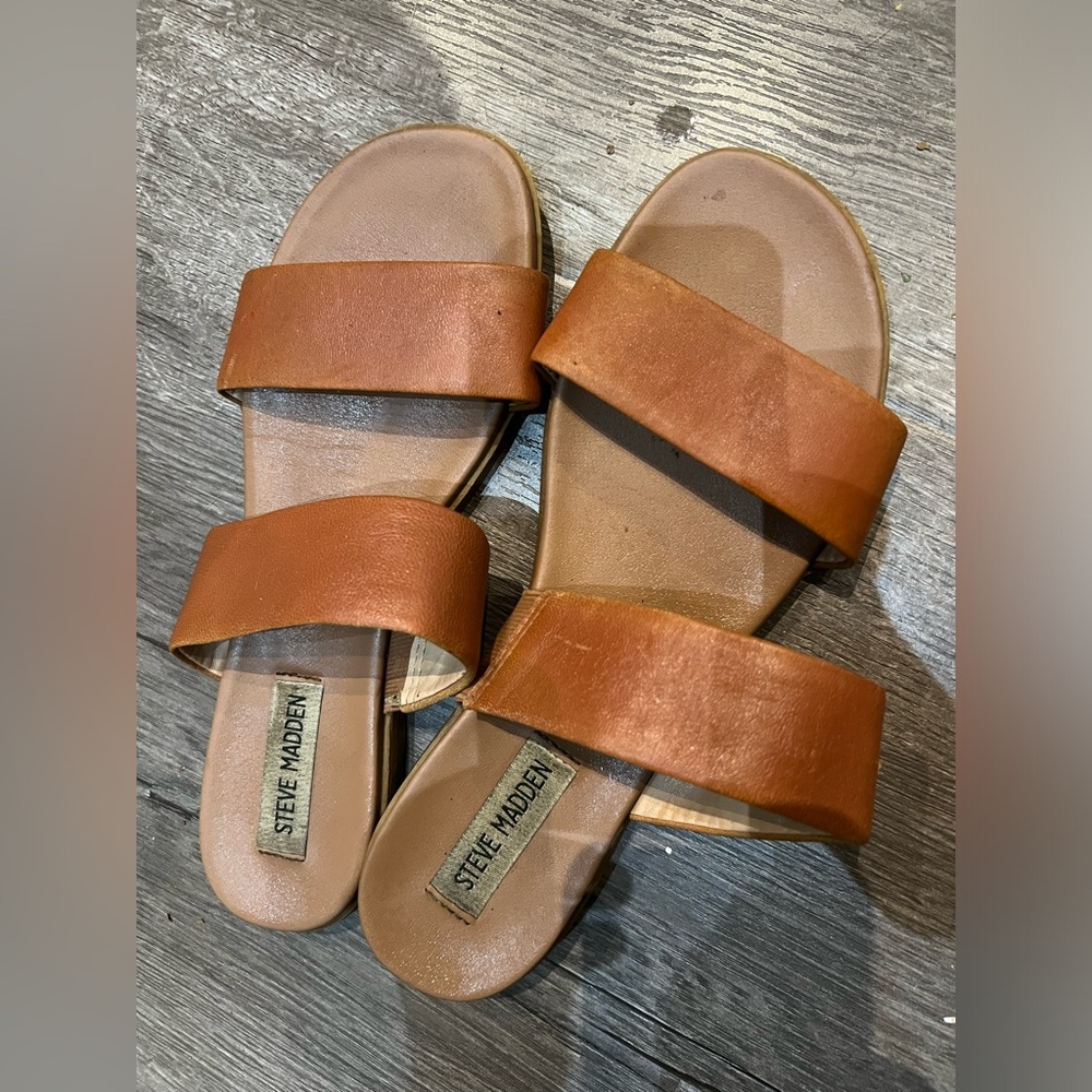 Steve Madden genuine leather sandals used and no longer fit